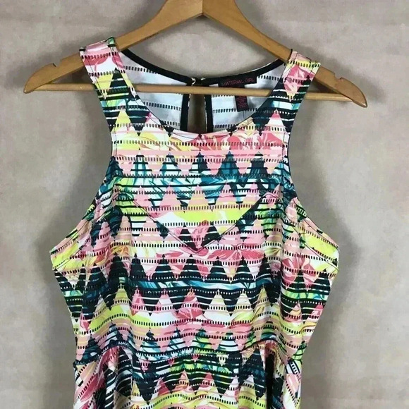 Floral Diamond Laser Cut Asymmetrical Dress NWT XL - Picture 4 of 10